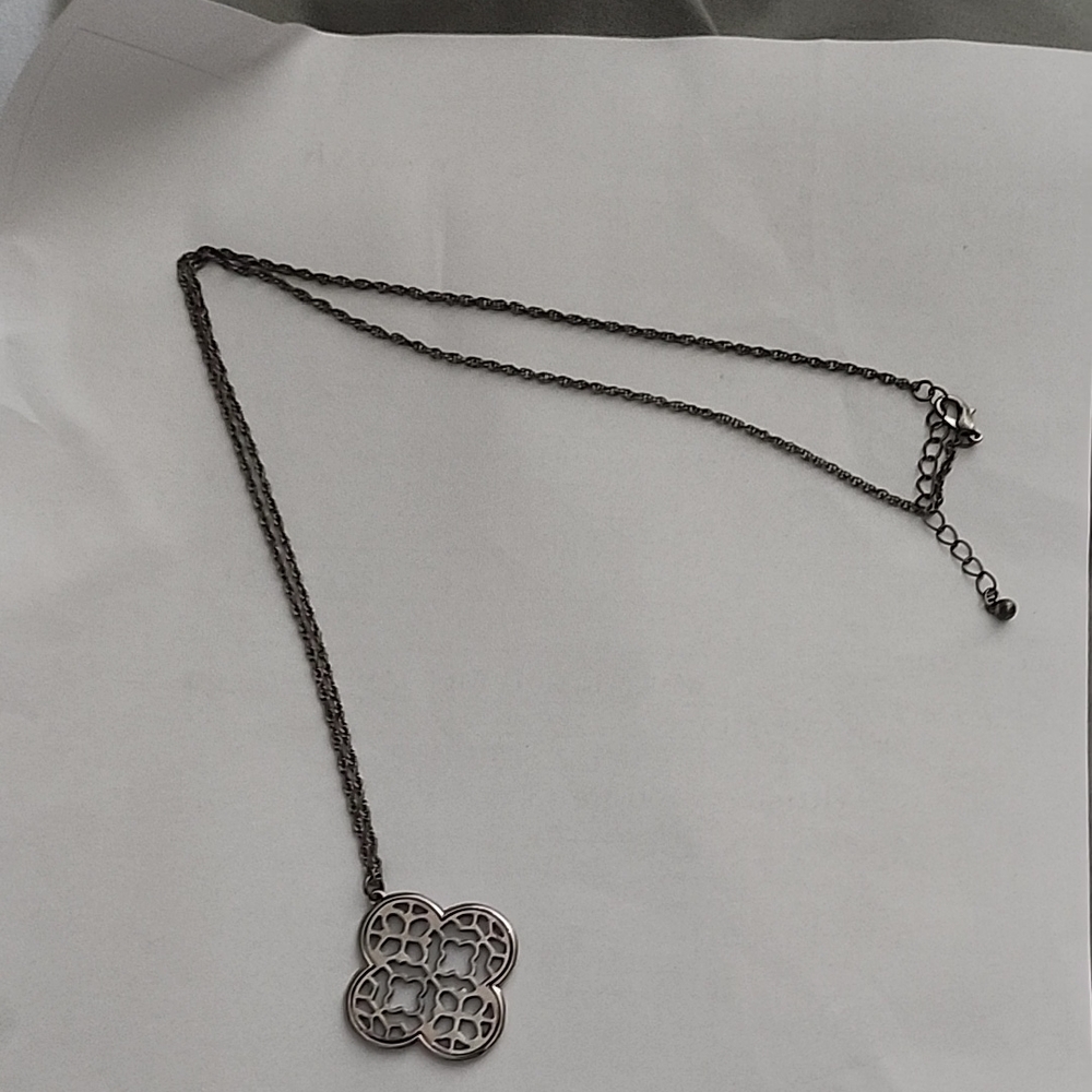 Elegant Silver Pendant Necklace